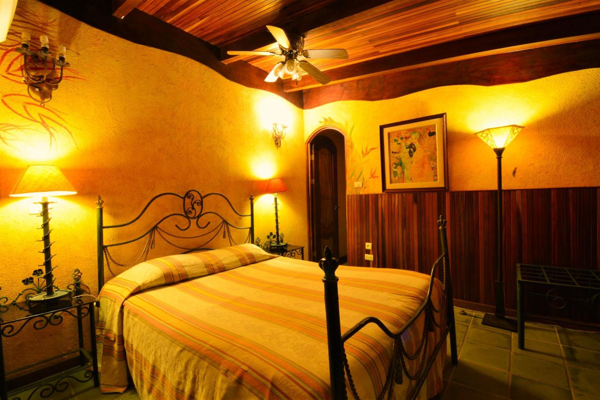 נובו ארנל Hotel La Mansion Inn Arenal מראה חיצוני תמונה